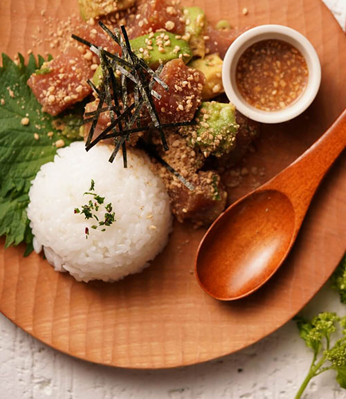 まぐろとアボカドのポキプレート